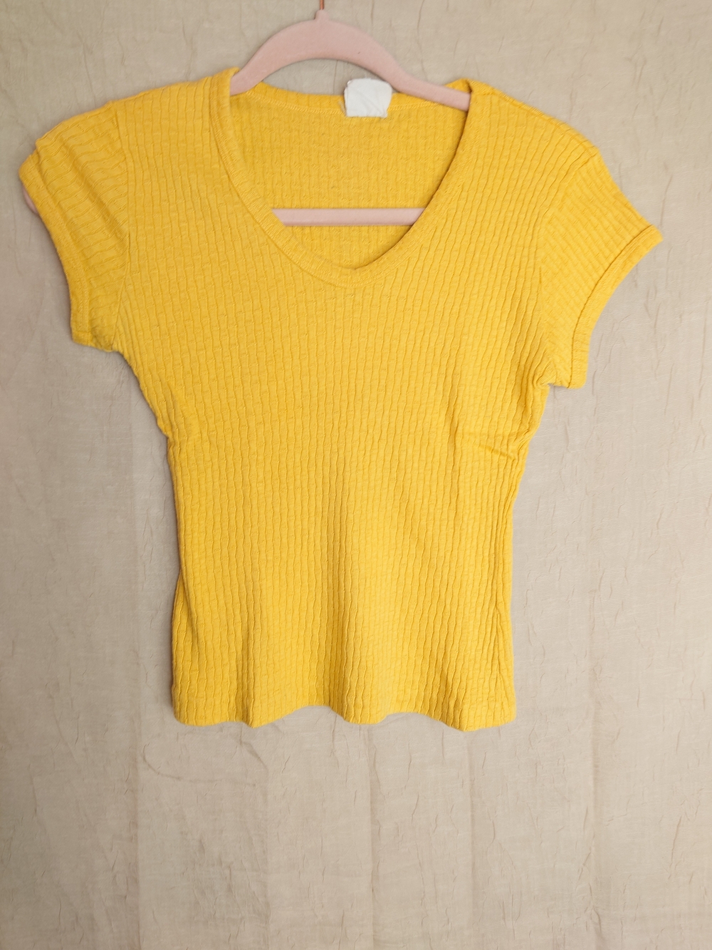 Vintage 70s Women's Yellow Ribbed V-Neck Short Sleeve Top